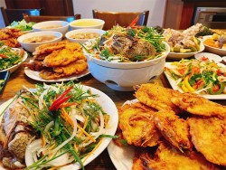 Nhận Đặt Tiệc Liên Hoan Sinh Nhật